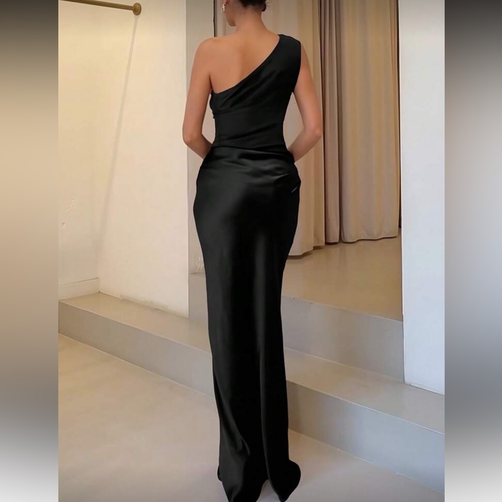 Luxe black one shoulder party formal evening gown dress - Picture 2 of 8